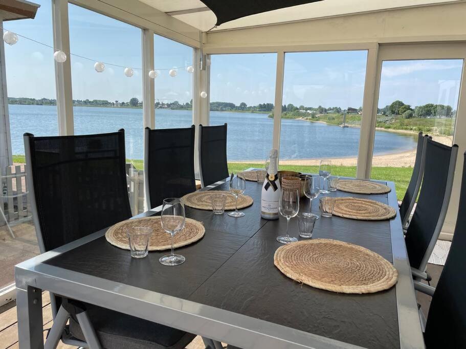 Luxe Chalet Direct Aan Het Water Met Strand Lith Esterno foto