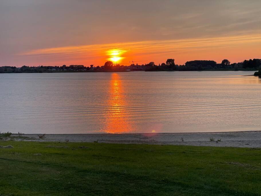 Luxe Chalet Direct Aan Het Water Met Strand Lith Esterno foto