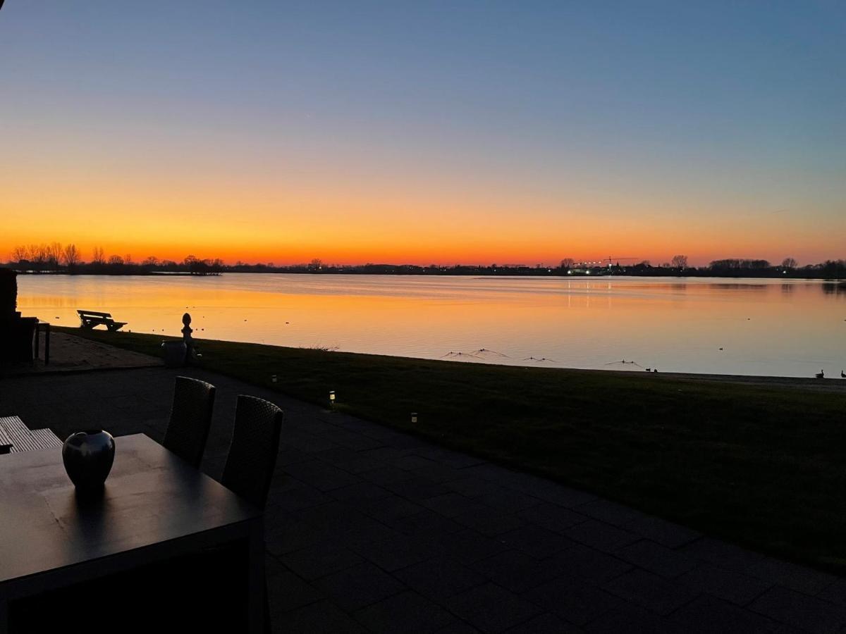 Luxe Chalet Direct Aan Het Water Met Strand Lith Esterno foto