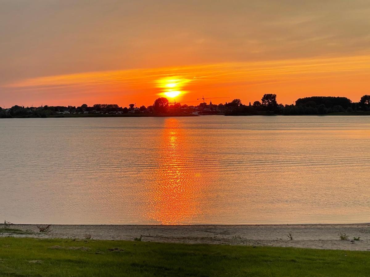 Luxe Chalet Direct Aan Het Water Met Strand Lith Esterno foto